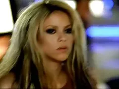 Una gatita de cuerpo sexy videos pornos caseros de maduras está provocando una polla con los labios y la lengua