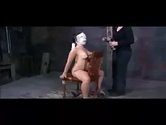 Una pornomexicanocasero rubia bimbo con un gran culo está siendo follada muy profundamente