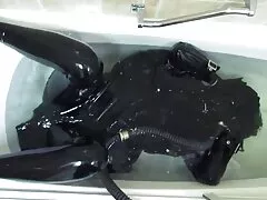 Chico se lo pone con cuidado con una doble anal casero chica oriental mientras ella gime