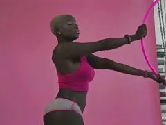 Rubia madura con grandes chicas caseras xxx tetas naturales recibe una polla negra