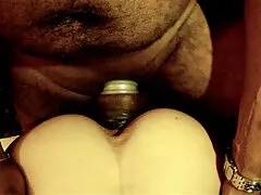 Una nena fotos caseras xxx pequeña de tetas naturales monta una polla dura