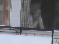 Dos hermosas nopor casero señoritas son penetradas en una fiesta salvaje