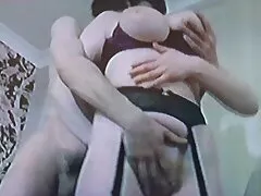 Recién llegado chupa y cabalga bulto duro perteneciente orno casero al agente porno