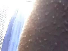 La abuela con el xxx videos caseros pelo largo está sintiendo a un joven grande dentro de su coño