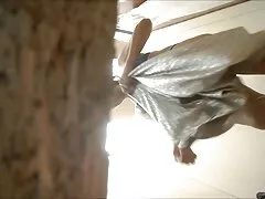 A la dama asiática le encanta el sexo y prefiere que la follen videos caseros 2020 en una posición de perrito