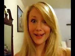 Doggystyle tiene una dulce rubia de 20 años gimiendo sexo casero infraganti