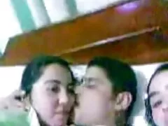 Puta entintada en lencería roja doble penetración caseros analizada con una polla gruesa