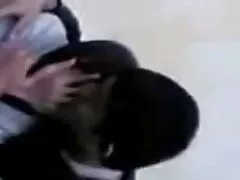 Hombre y adolescente se ayudan mutuamente a recibir placer en trio casero xxx el video porno