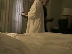 La linda videos pornos amateur caseros Doris disfruta en esta extraña escena de cornudos
