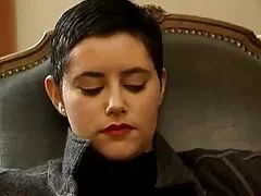 Una sexsocasero gran abuela pelirroja con grandes tetas caídas está siendo embestida