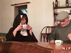 Encantadora novia hace el amor con su tierno caballero xxx morritas caseros
