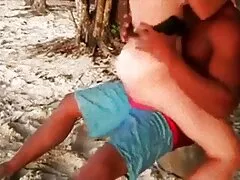 Chicas anal casero mexicano deslumbrantes se besan mientras ese tipo las folla