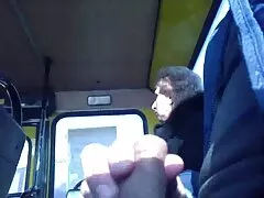 Pelirroja pequeña penetrada con falo xexo casero masivo en la sala de estar