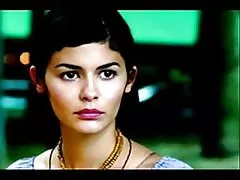 Emily Willis adora ser jalada por el pelo mientras recibe polla follando duro casero